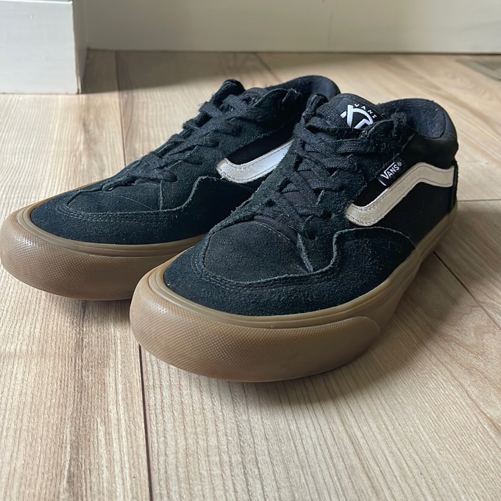 Vans. Gum sole. Men’s size 8.5